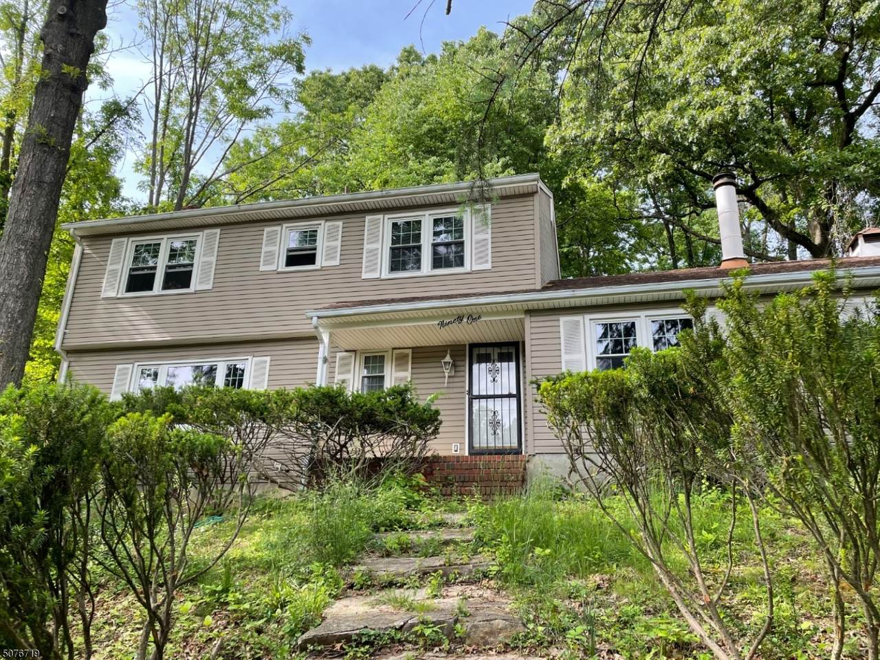 91 Crestwood Rd - Photo 1