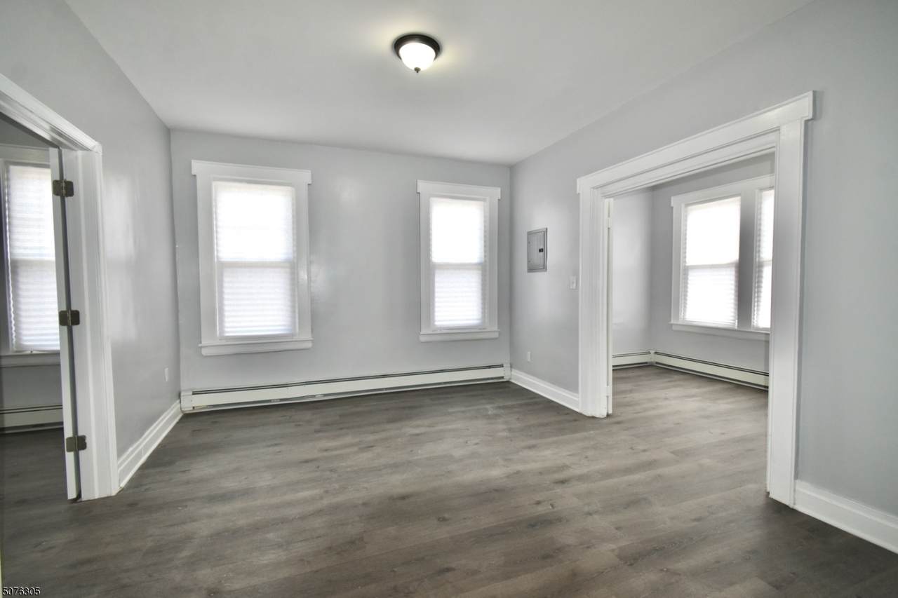 519 Clinton Pl - Photo 1