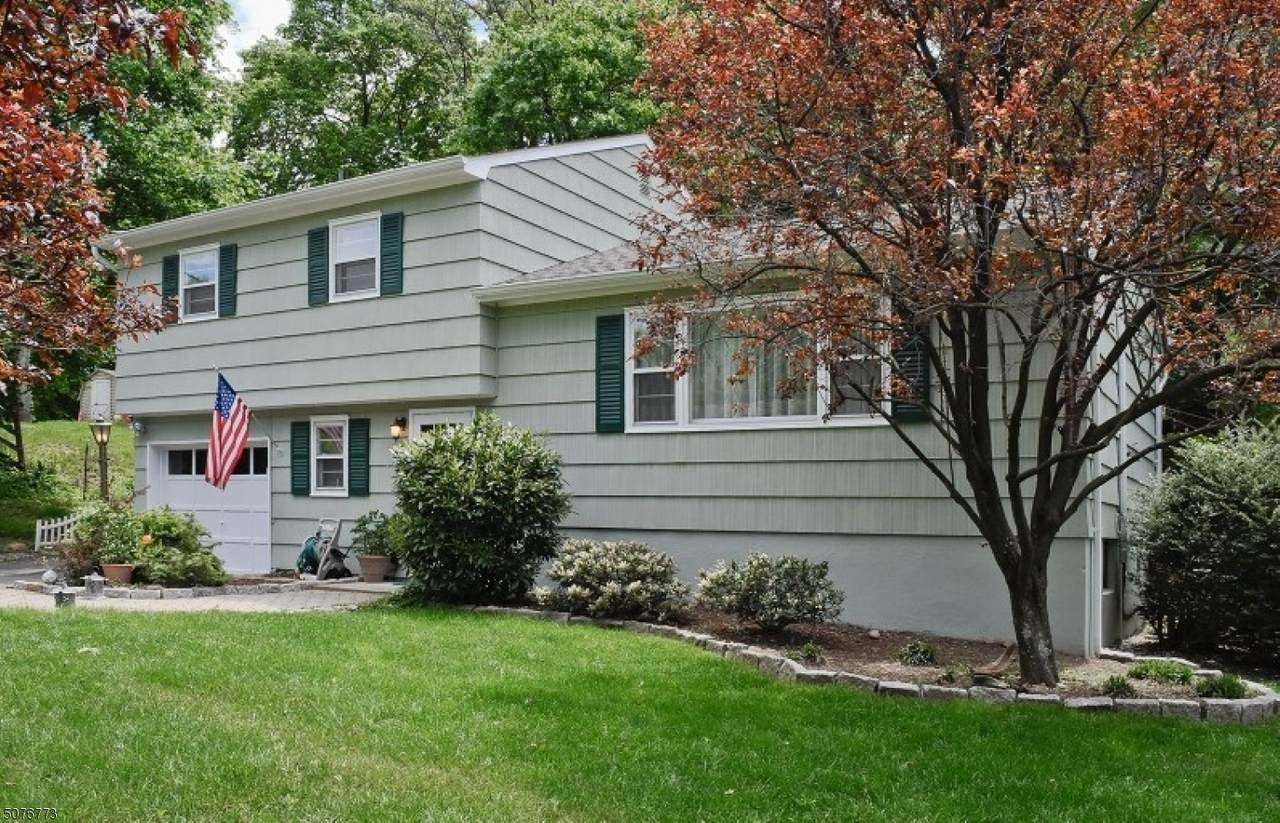 10 Pomona Ave - Photo 1