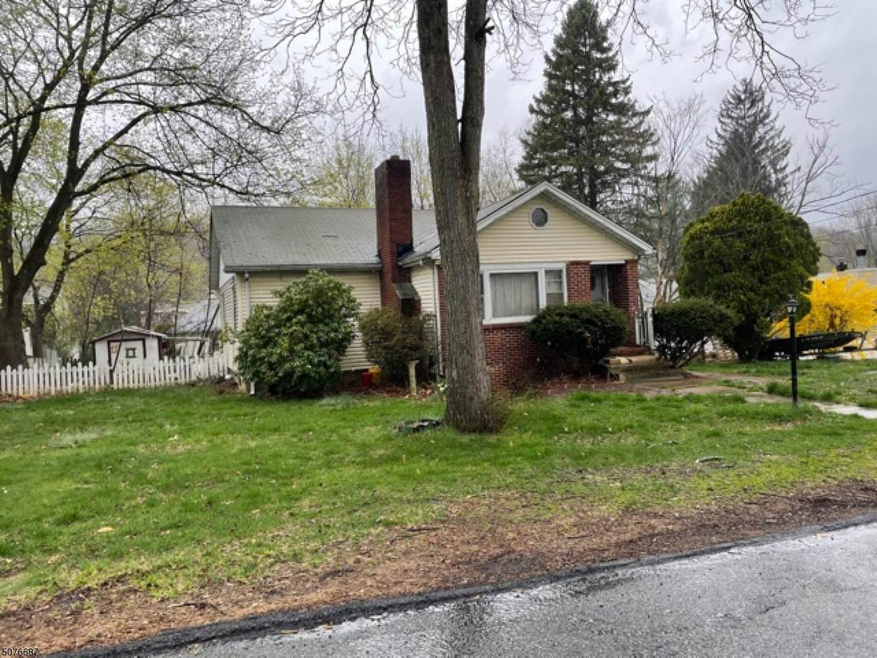 1 Chestnut St - Photo 1