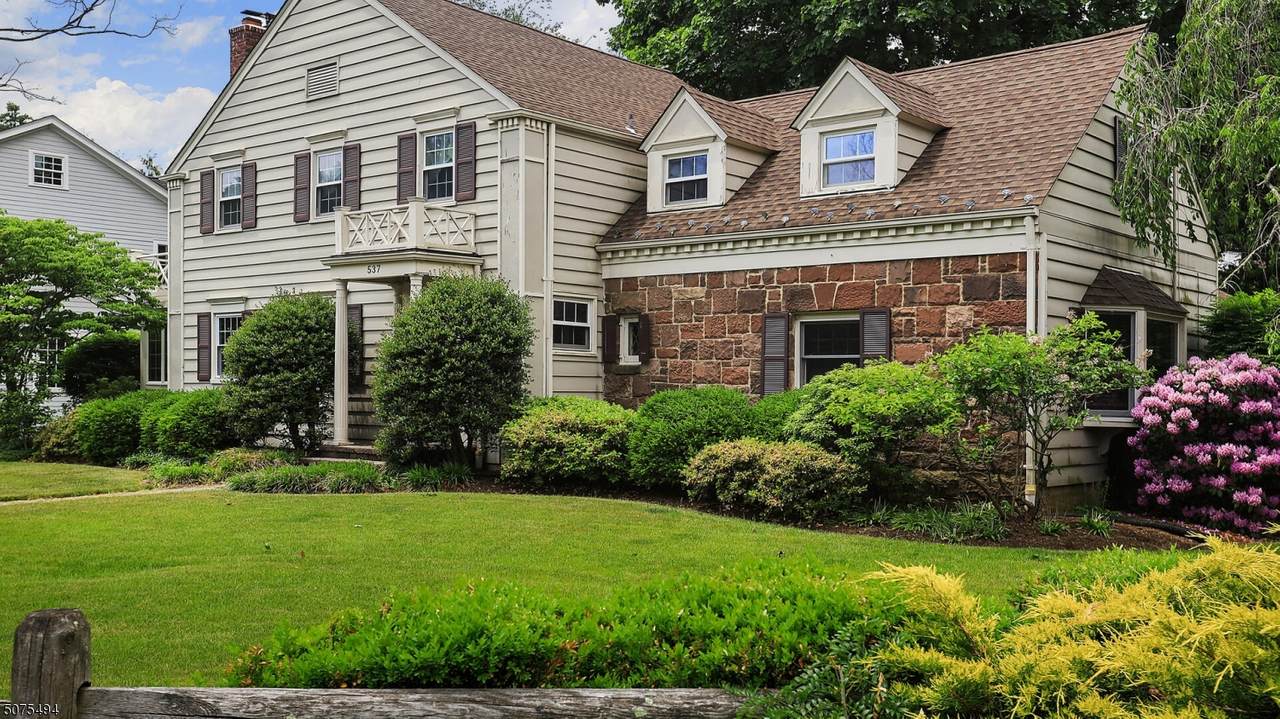 537 Wychwood Rd - Photo 1