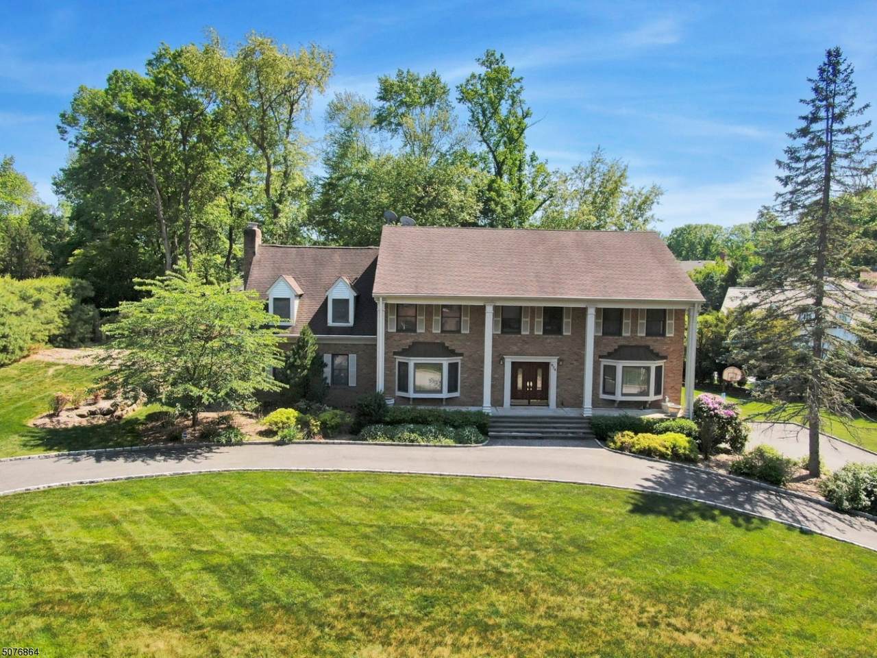 976 Valley Rd - Photo 1