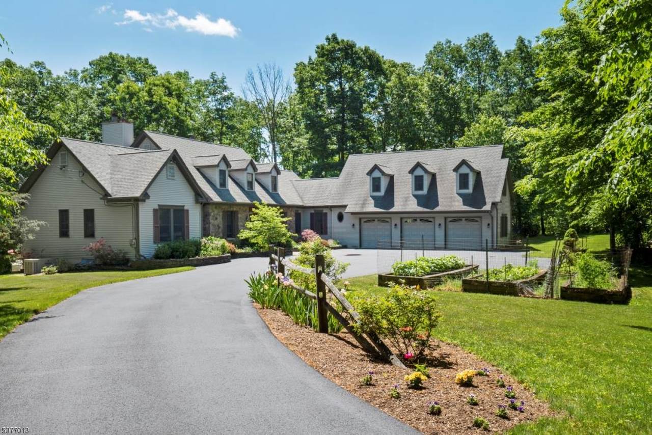 208 Millbrook Rd - Photo 1
