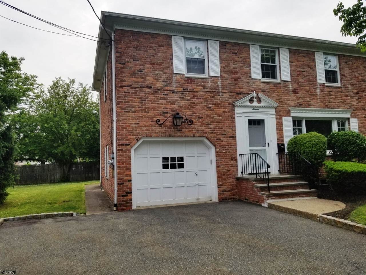 11 Plain St - Photo 1