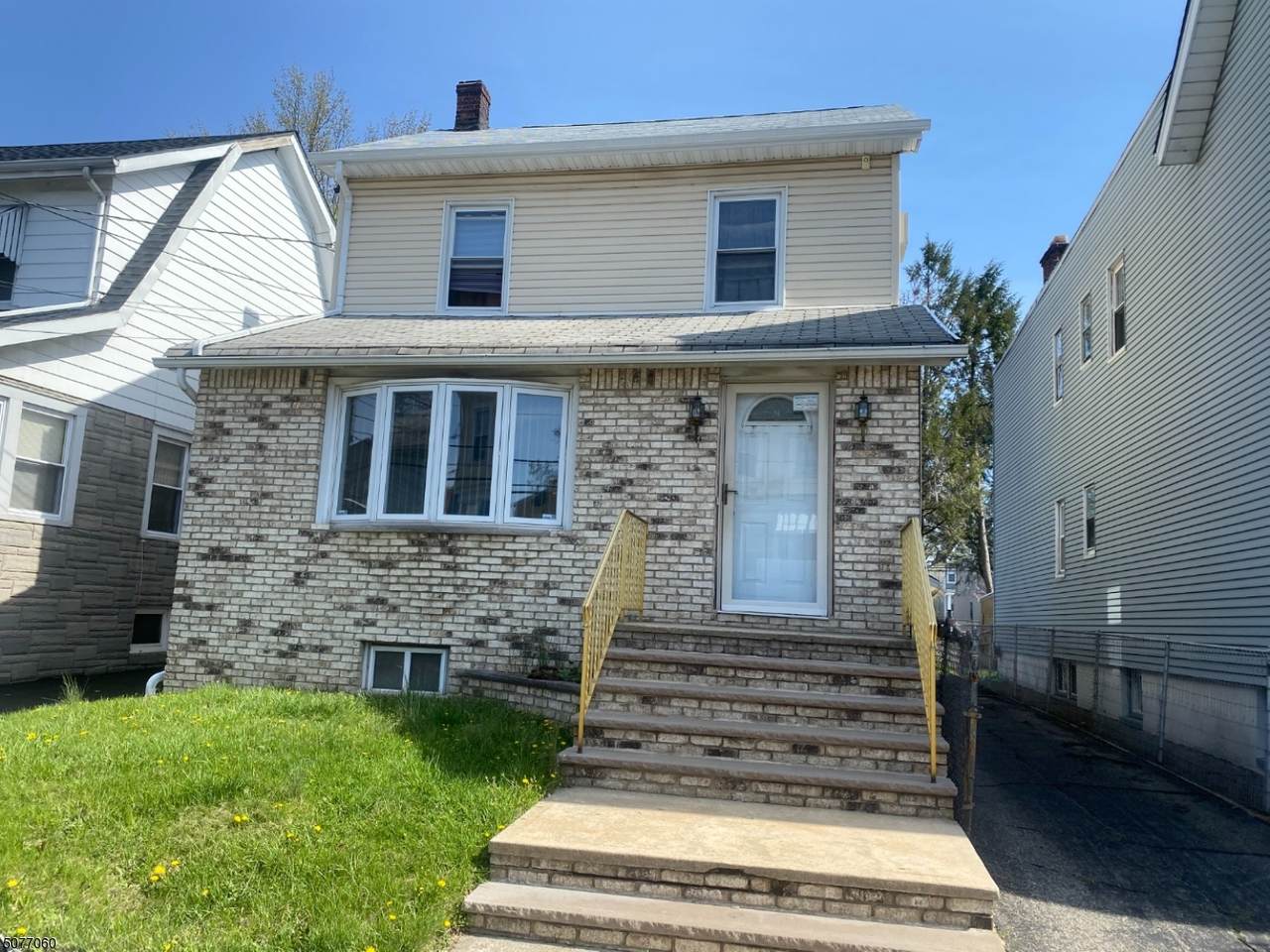 48 Leslie Pl - Photo 1