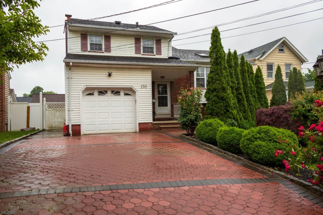 170 W Clay Ave - Photo 1