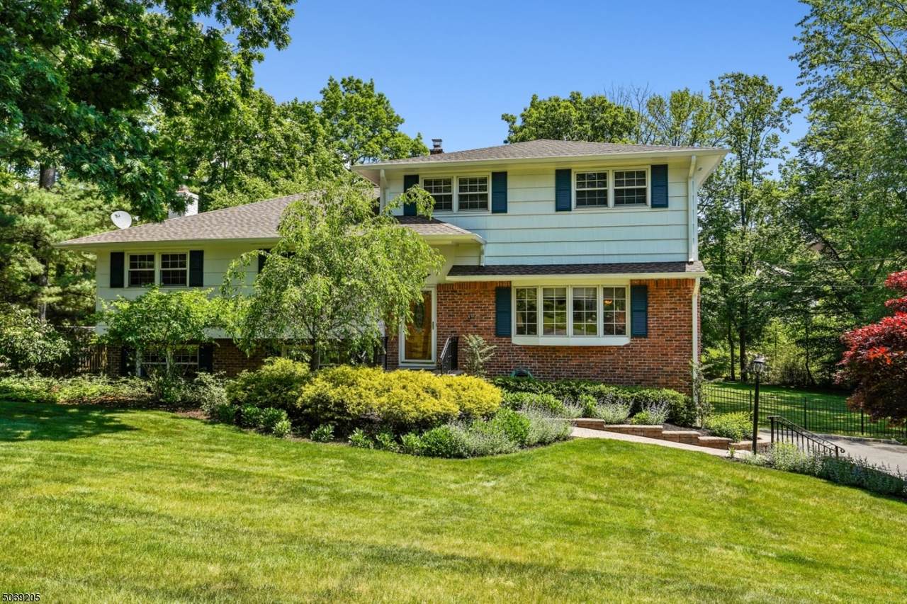 56 Brookside Ter - Photo 1