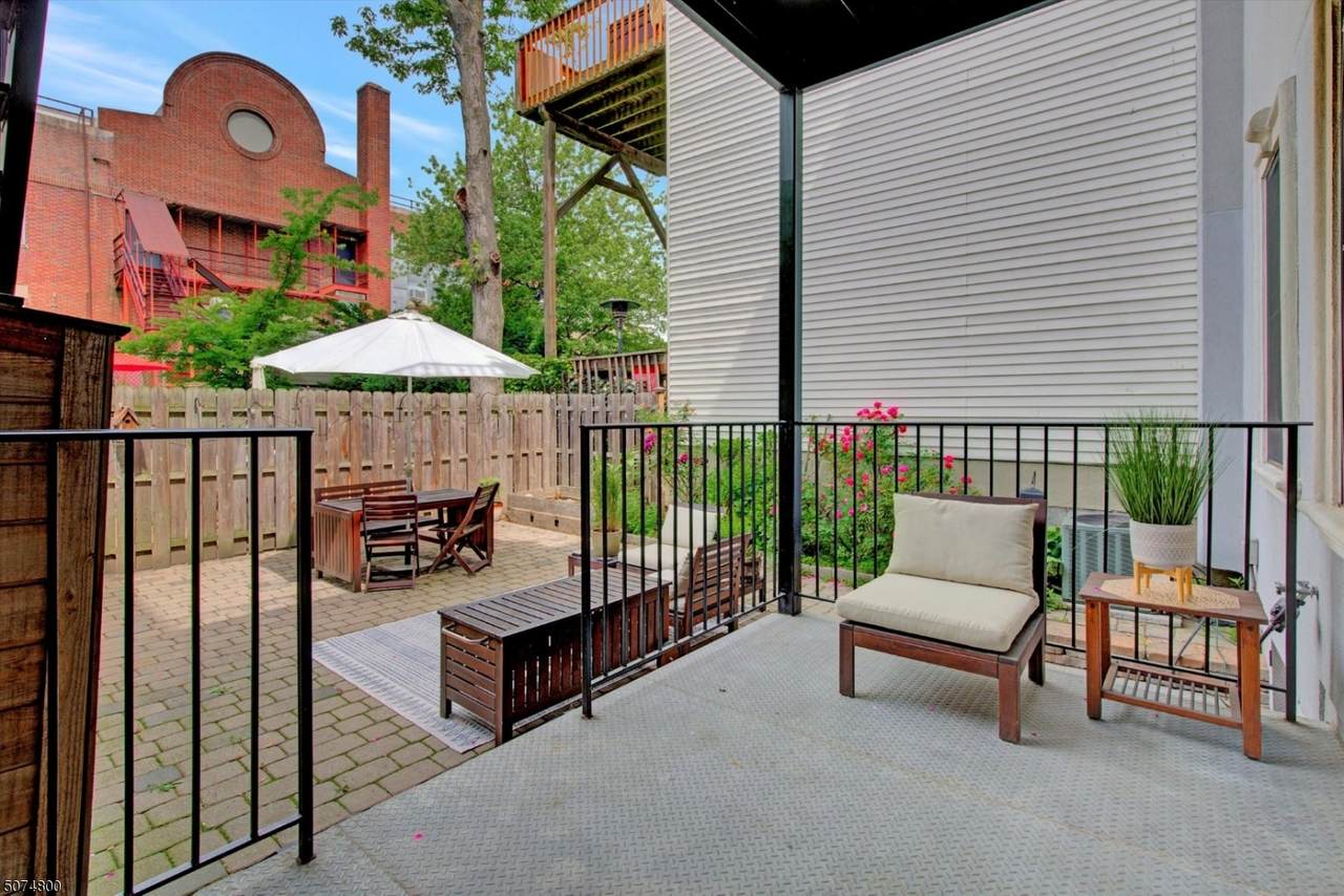 114 Adams St - Photo 1