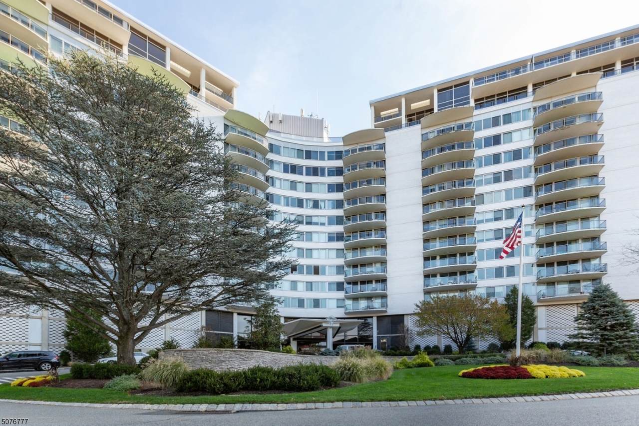1 Claridge Dr, Unit 507 - Photo 1
