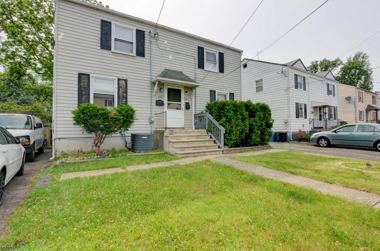 647 Crescent Dr - Photo 1