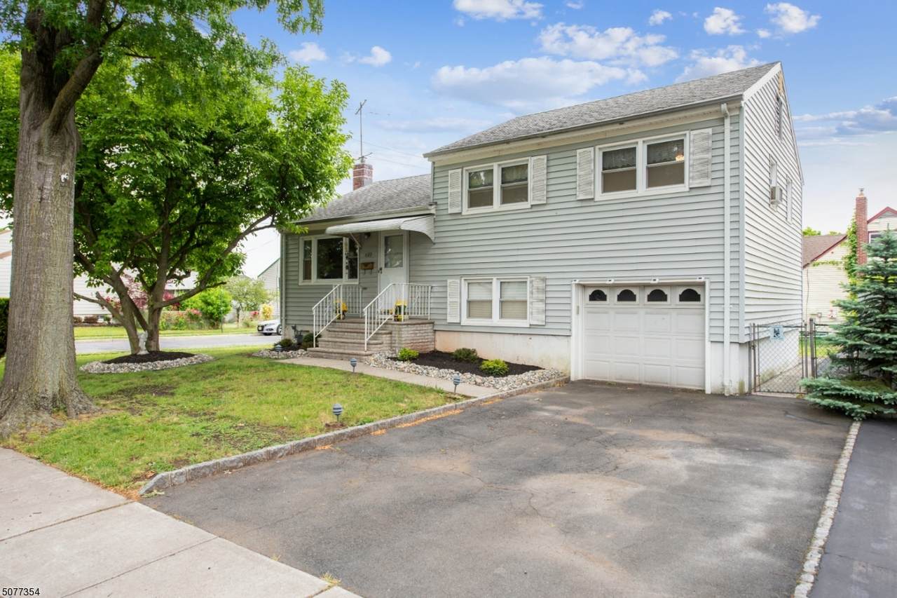 689 Colonial Arms Rd - Photo 1