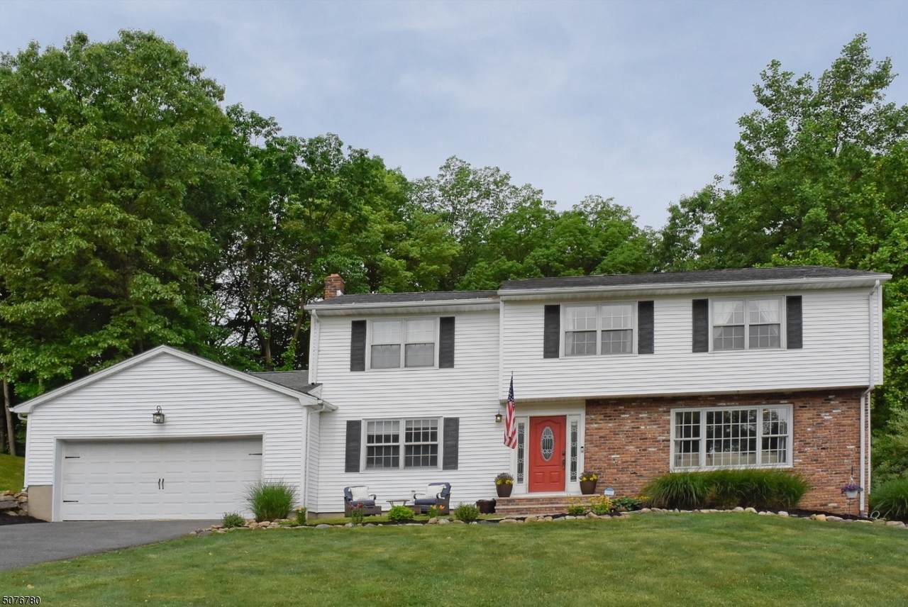 9 Robin St - Photo 1