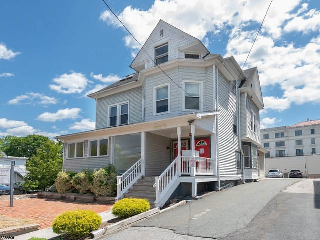 13 Pine St - Photo 1