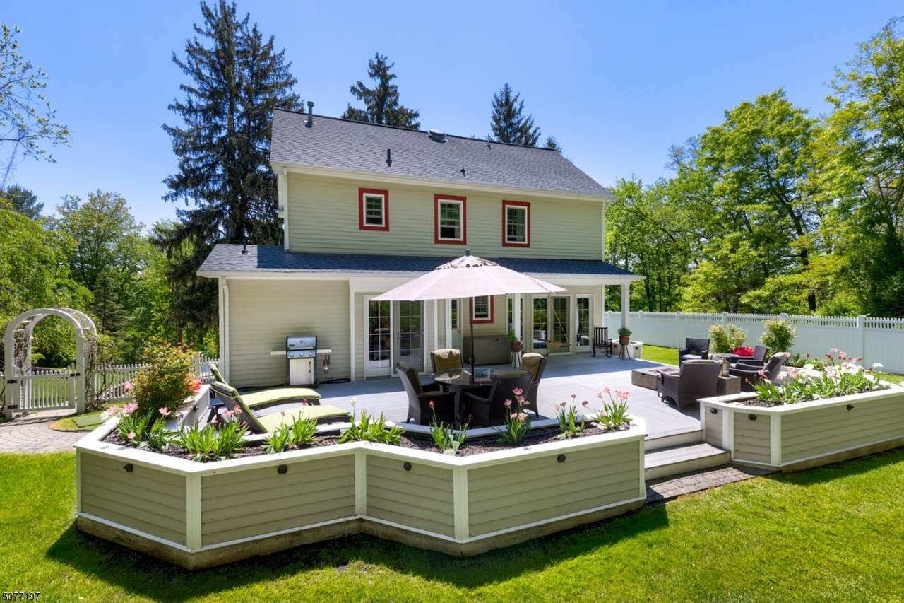 564 River Rd - Photo 1