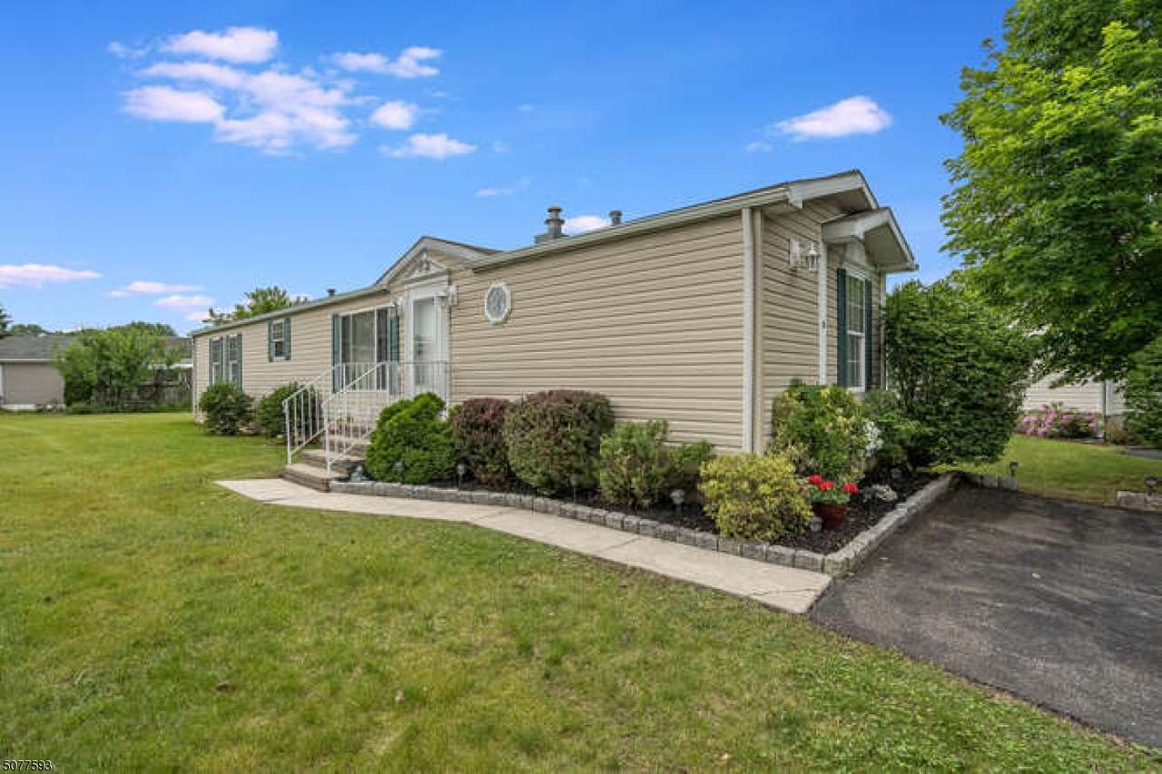 8 Willow Drive - Photo 1
