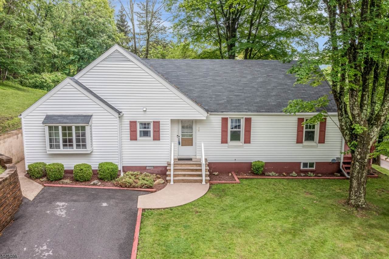40 Hillside Ave - Photo 1