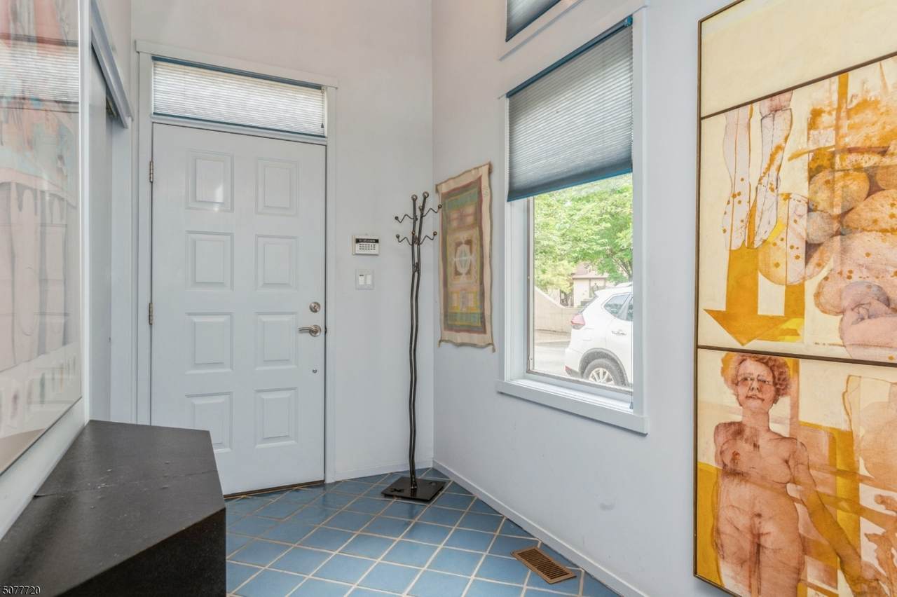 520 Sayre Dr - Photo 1