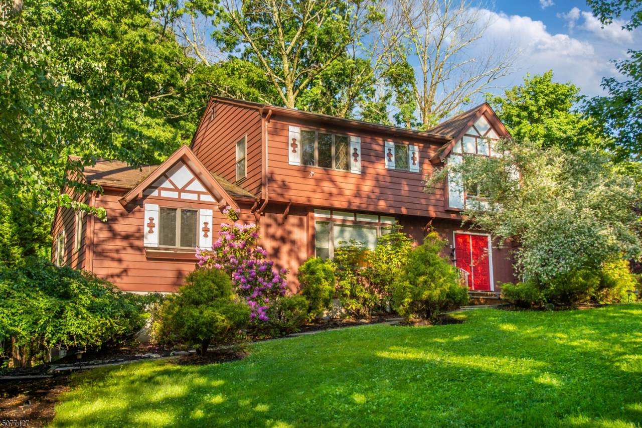 2 Auriemma Ct - Photo 1