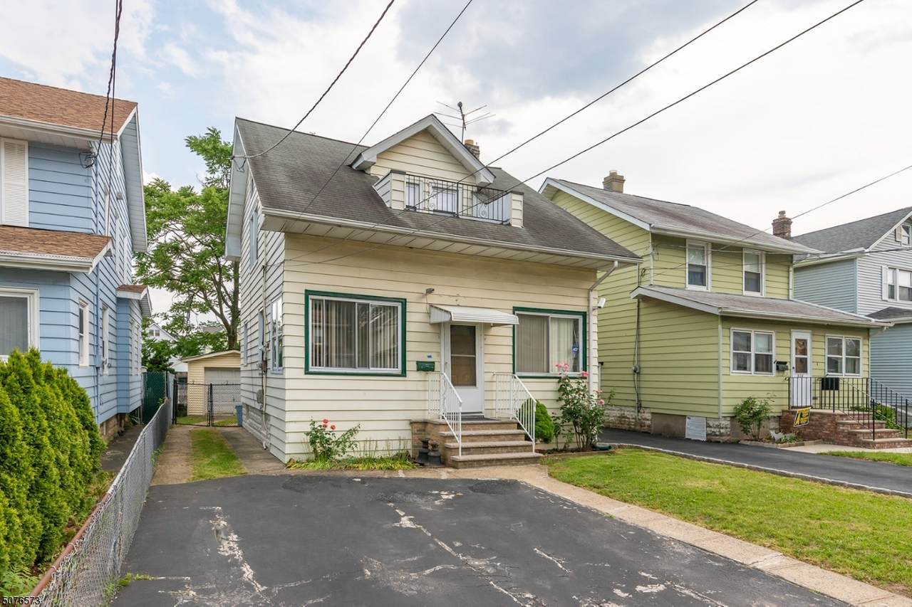832 Gibbons Ct - Photo 1