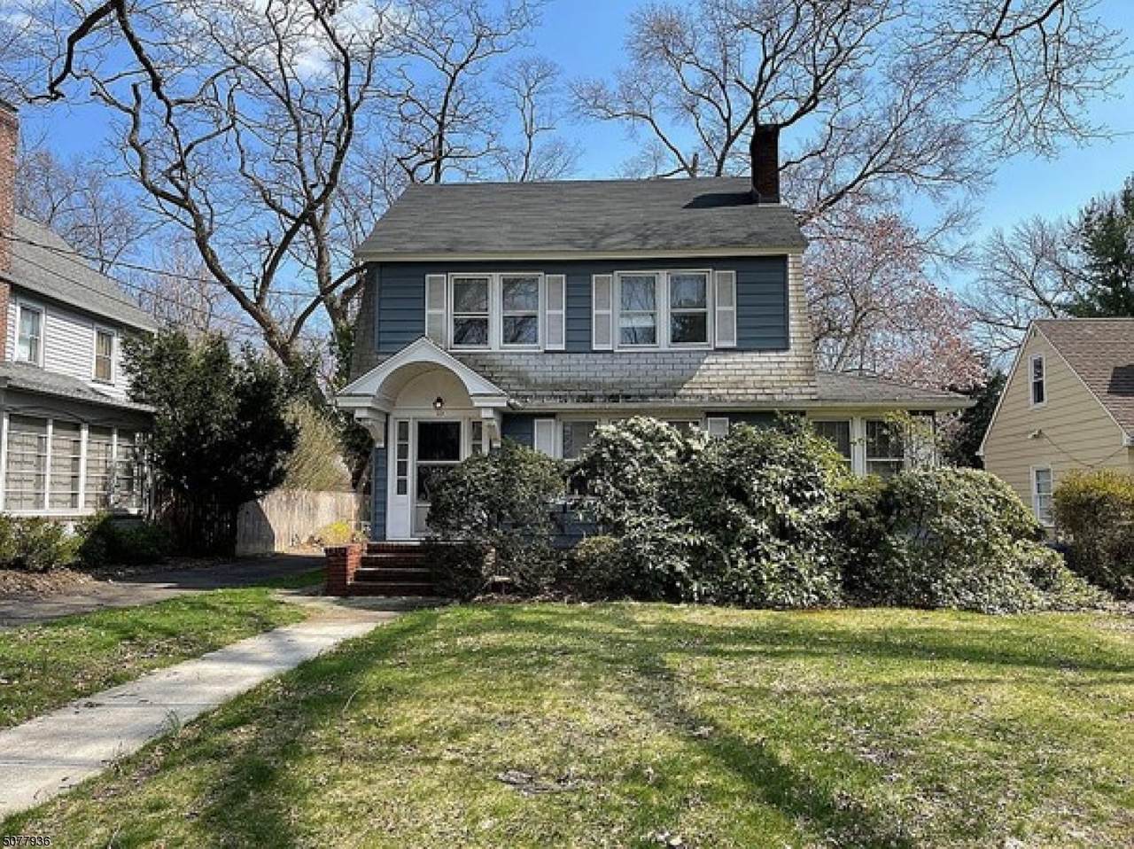 113 Willow Ave - Photo 1