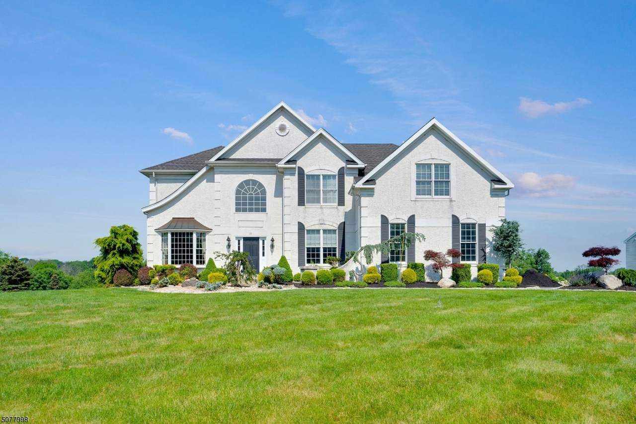 21 Claridge Ln - Photo 1