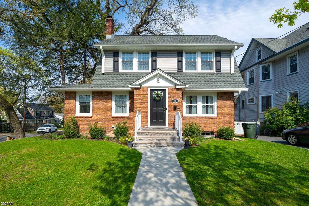 52 Montross Ave - Photo 1