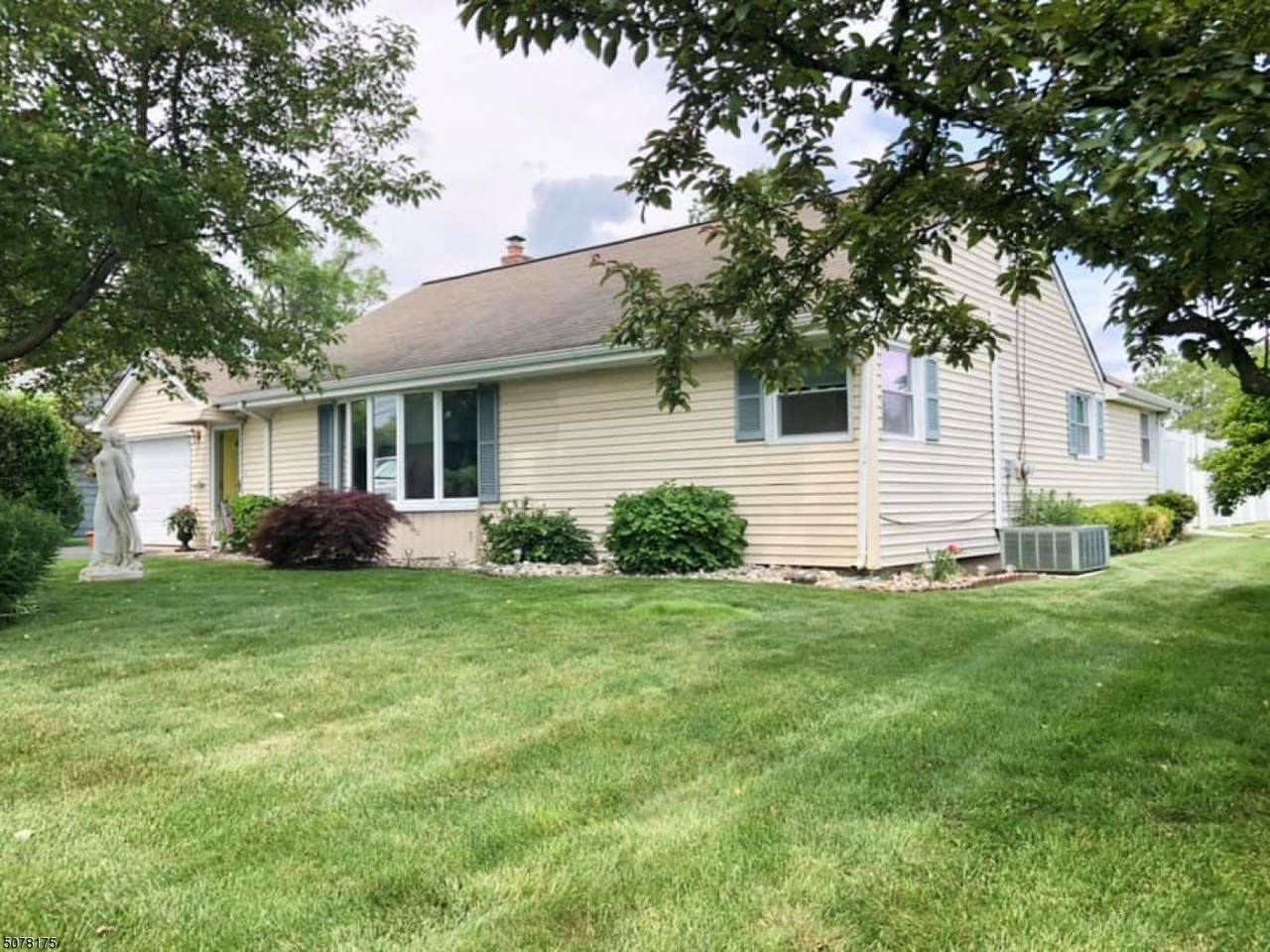 34 David Scott Dr - Photo 1