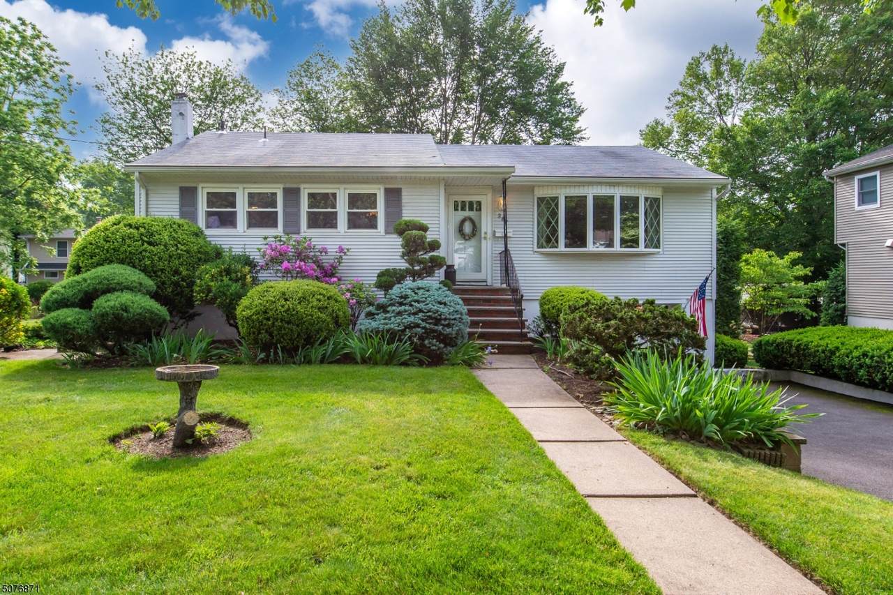 387 Calvin St - Photo 1