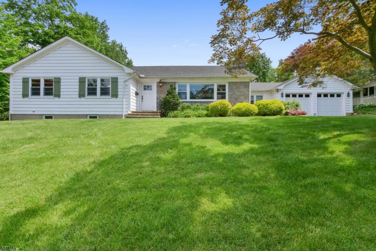 2 Knollwood Ave - Photo 1