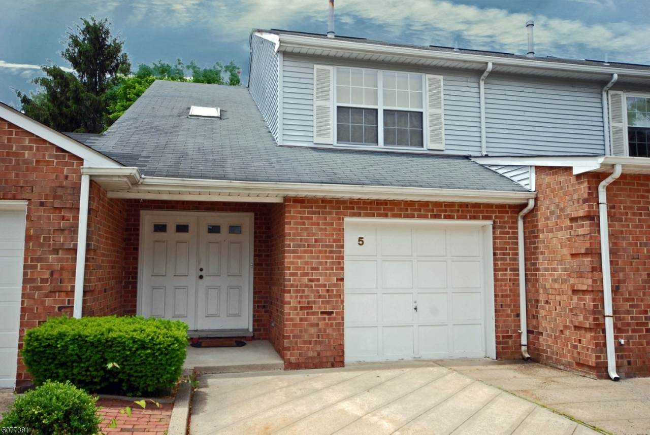 5 Gerald Ct - Photo 1