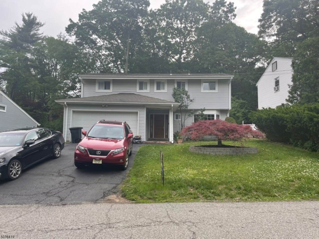 25 Oneida Ave - Photo 1