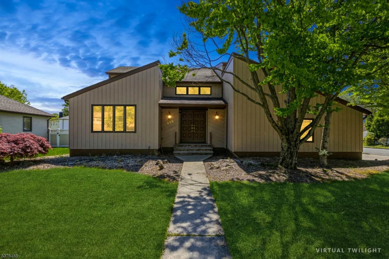 555 Ashwood Rd - Photo 1