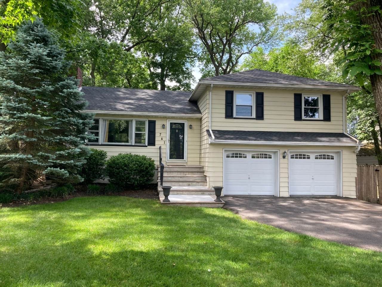 741 Forest Ave - Photo 1