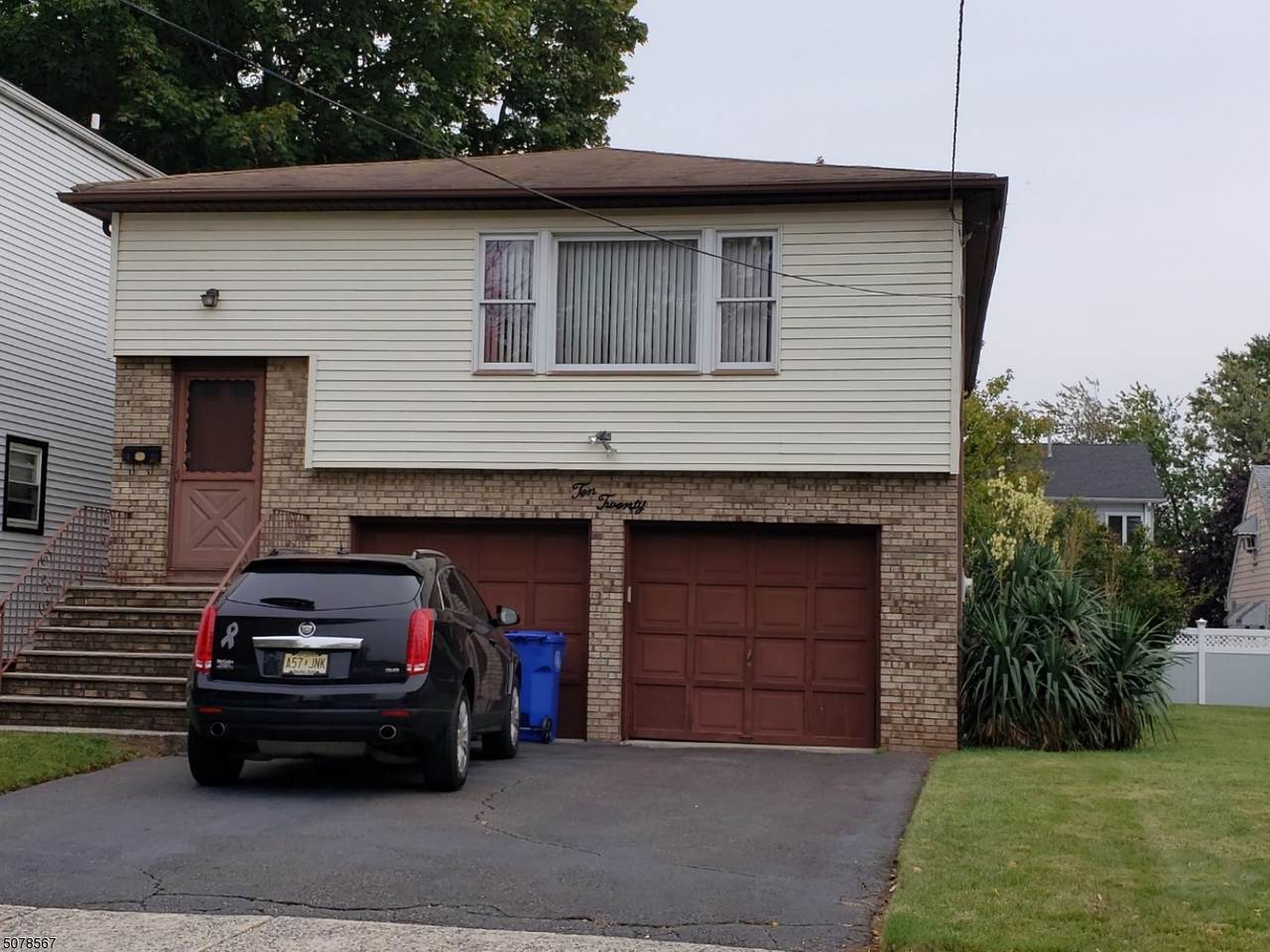1020 Hussa St - Photo 1