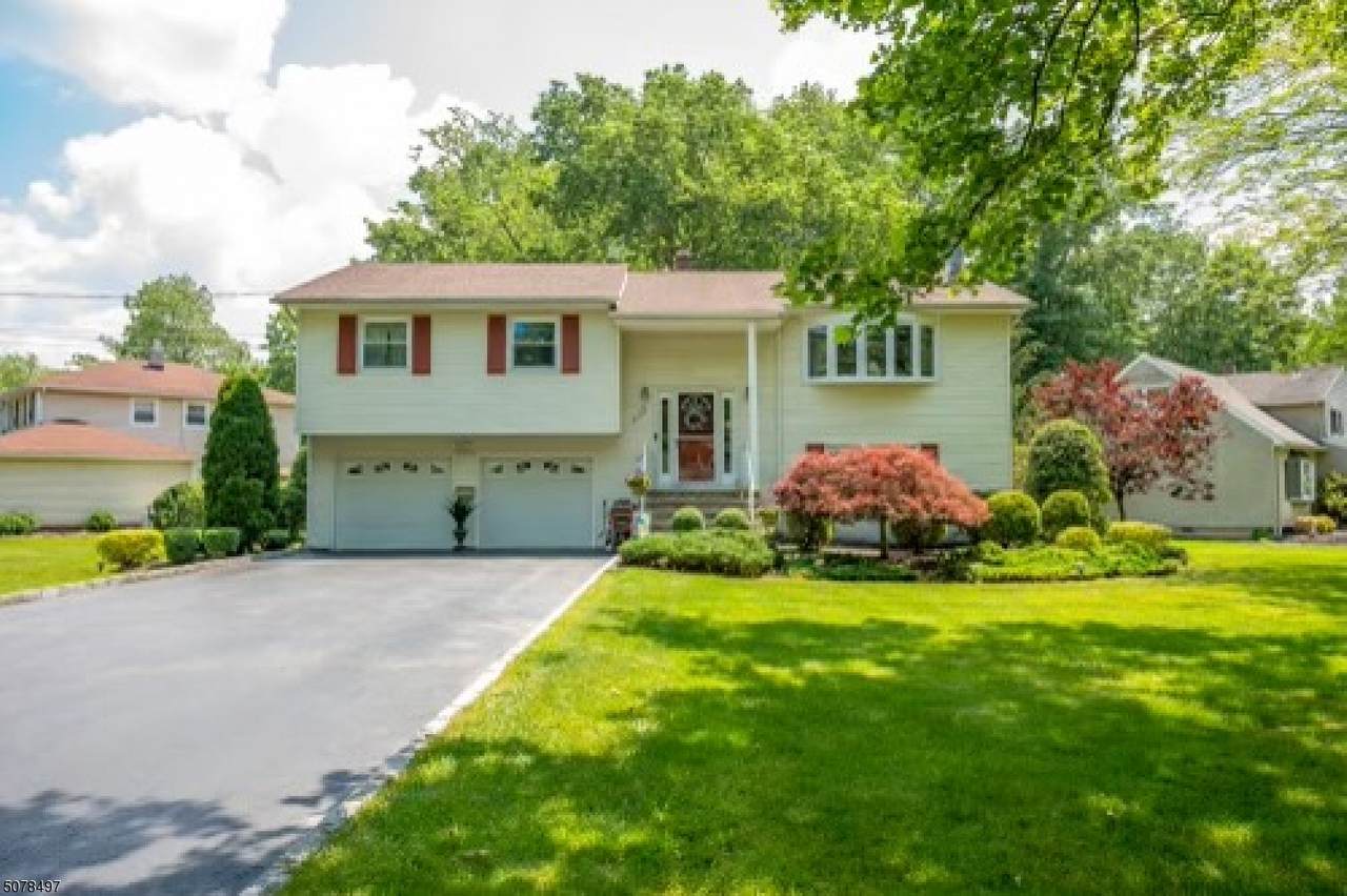 232 Chaucer Dr - Photo 1