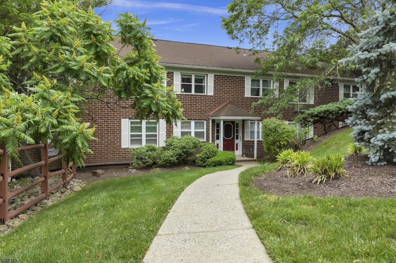 100 Pierson Miller Dr, F32 - Photo 1