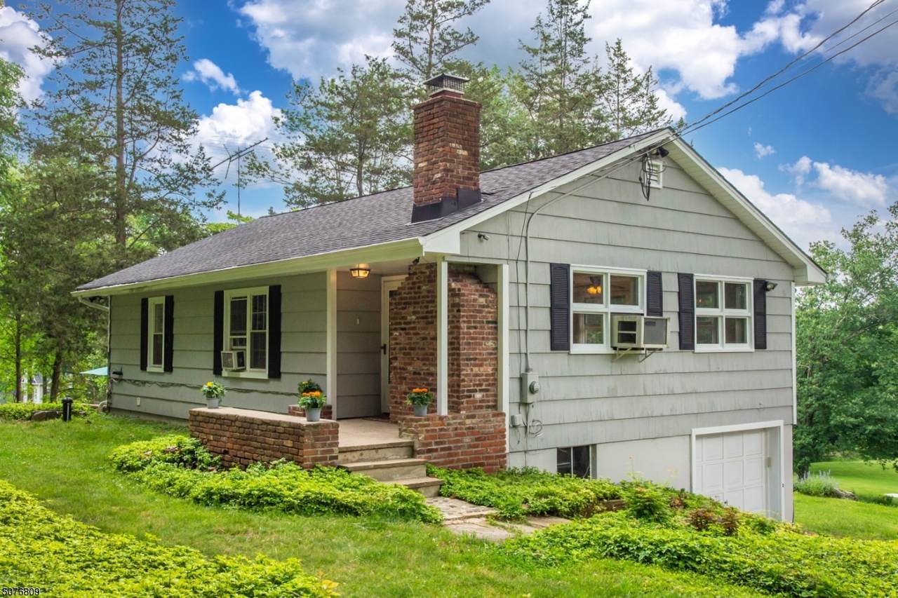 13 Valley Pl - Photo 1