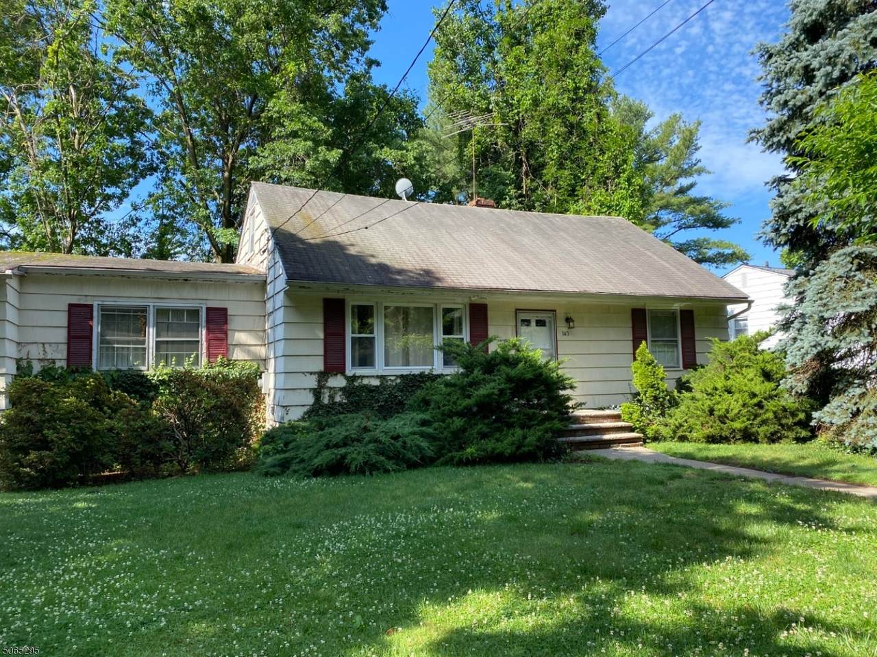140 Glen Ave - Photo 1