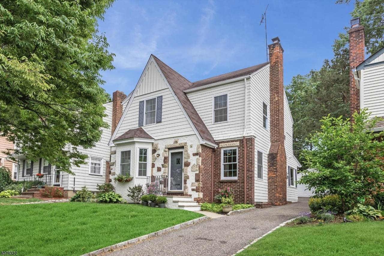 27 Sommer Ave - Photo 1