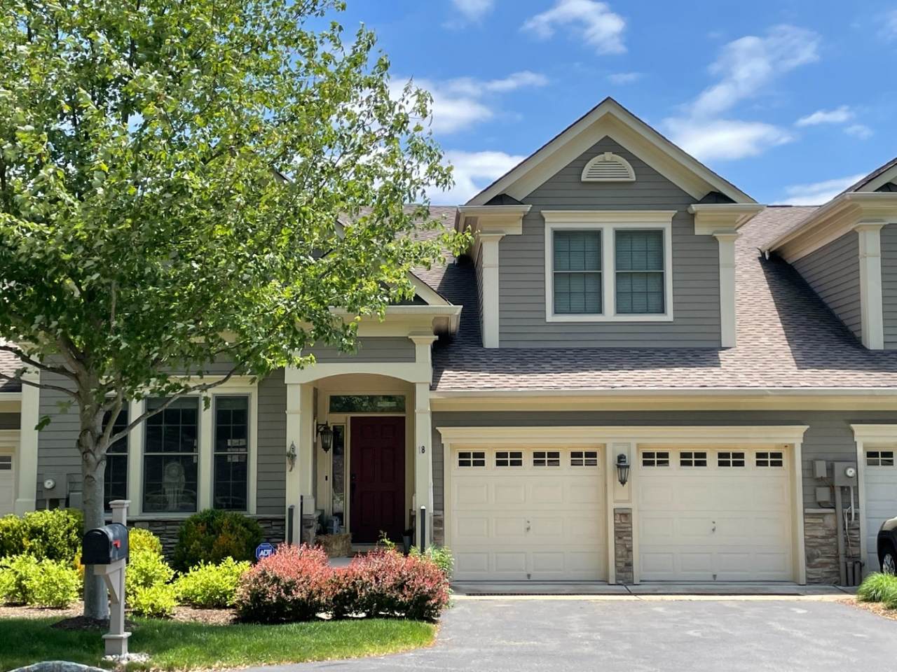 18 Sterling Dr - Photo 1