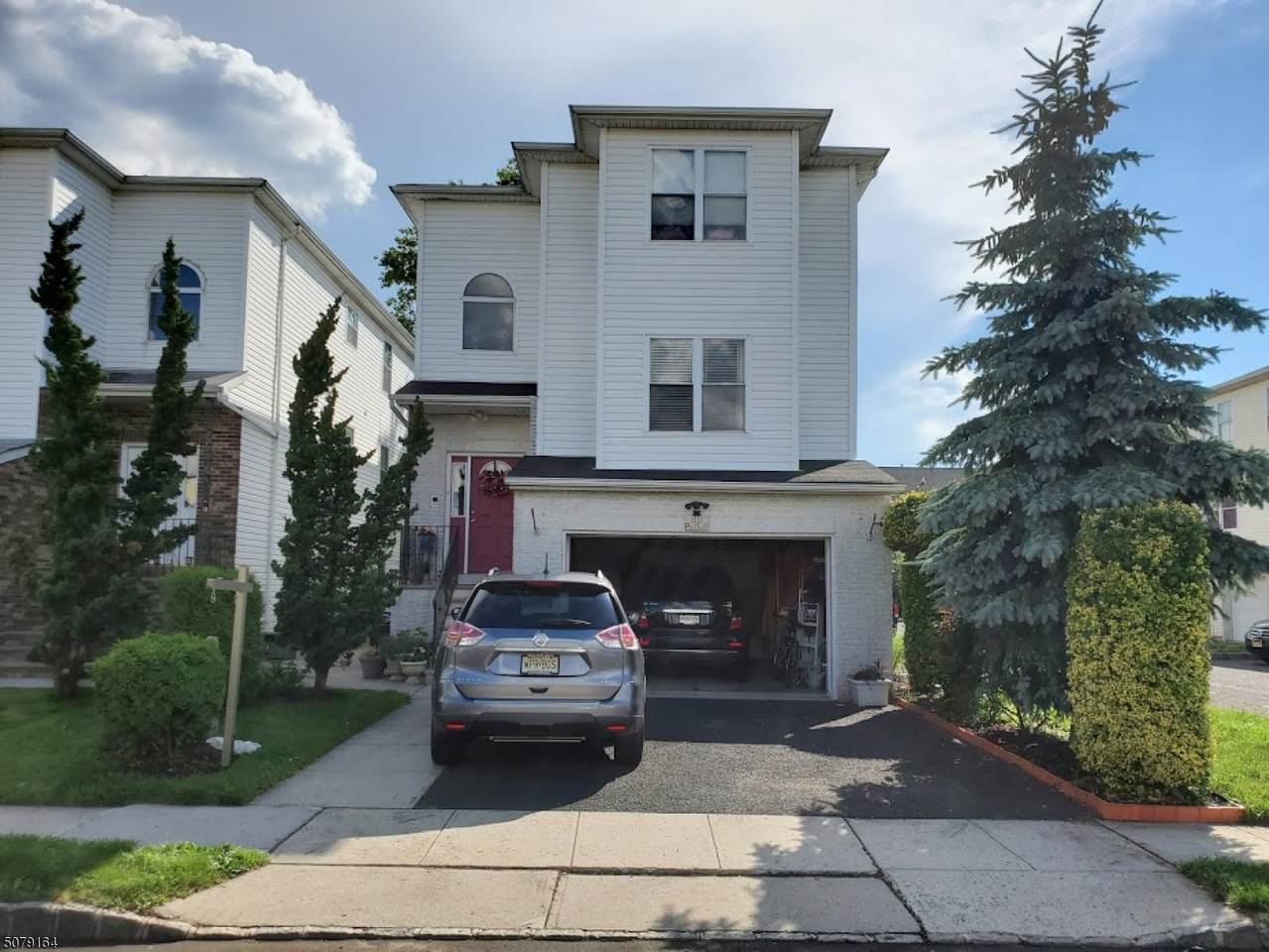 80 Port Ave - Photo 1