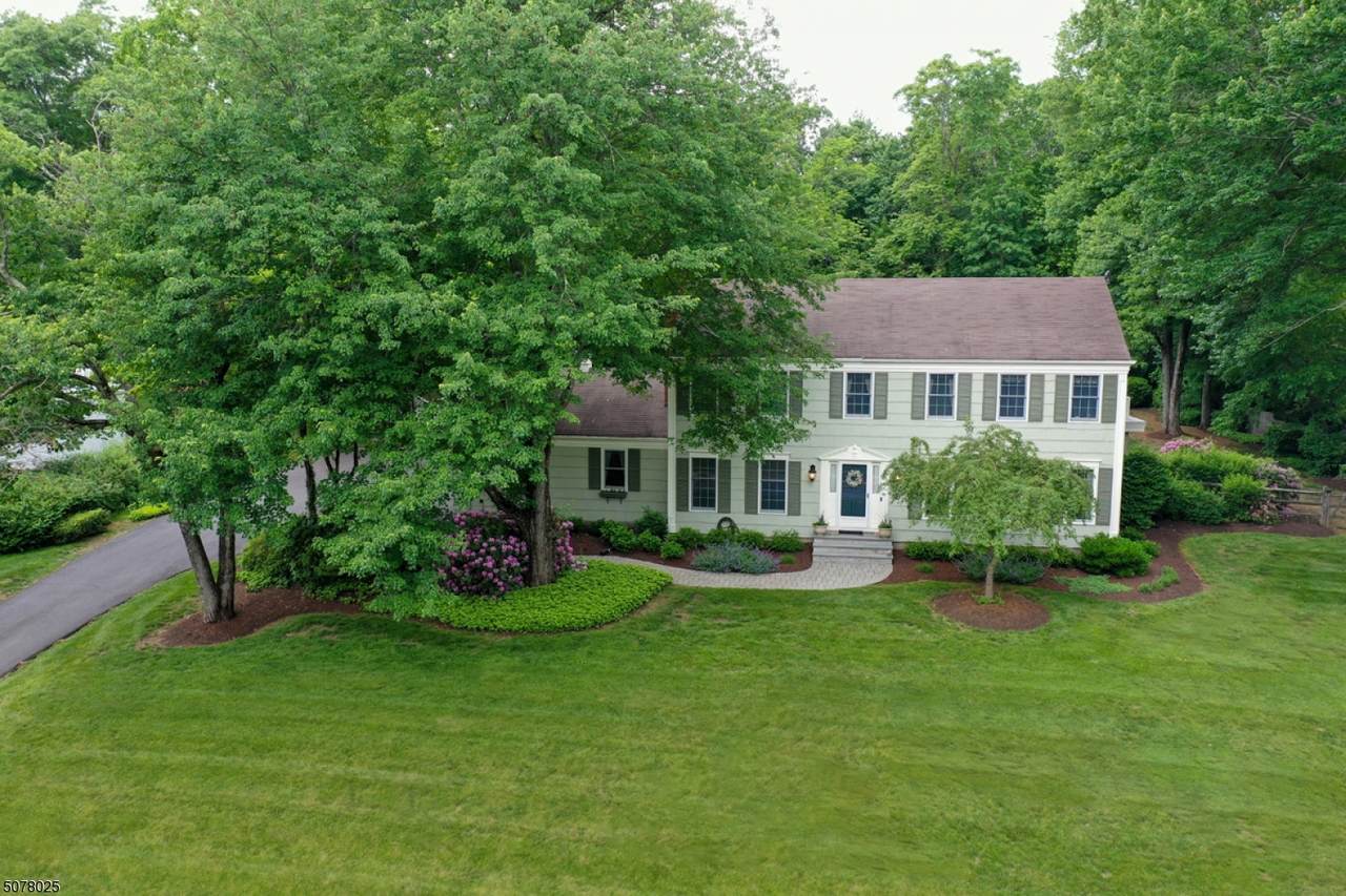 49 Walnut Cir - Photo 1