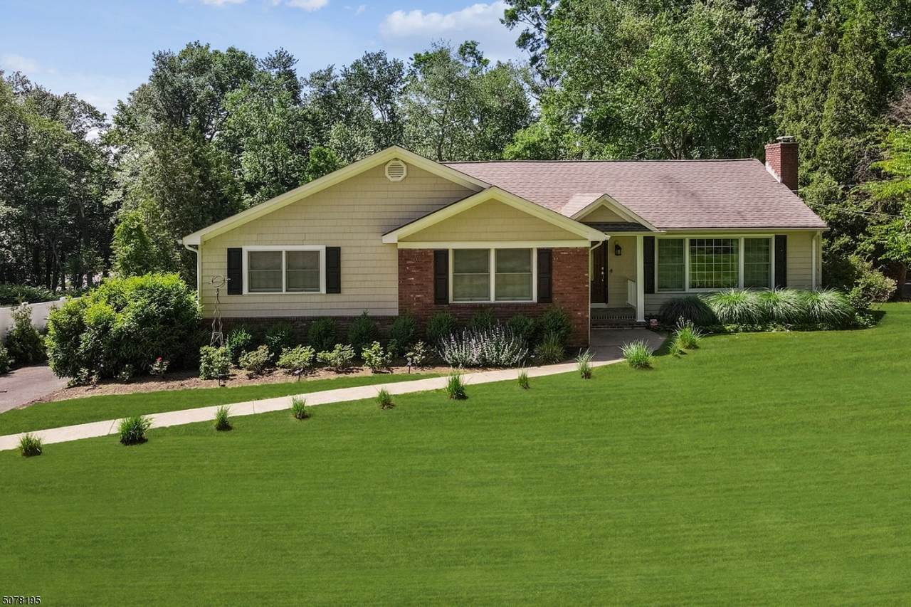 4 Robert Drive - Photo 1