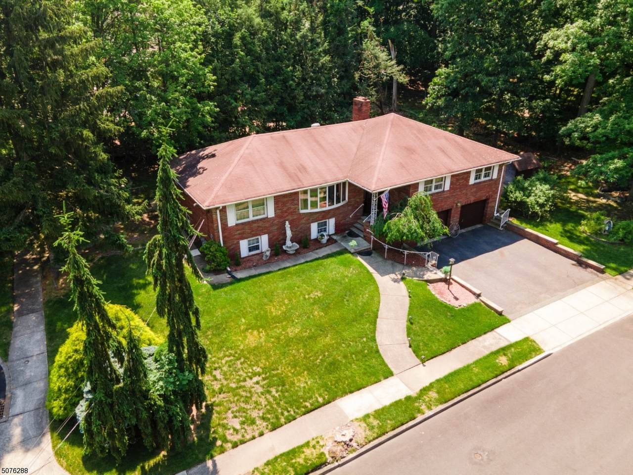 9 Dulles Dr - Photo 1