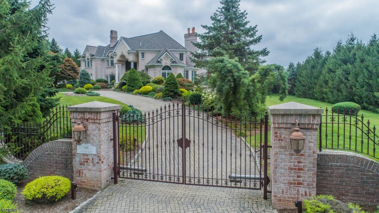 1 Hunter Dr - Photo 1