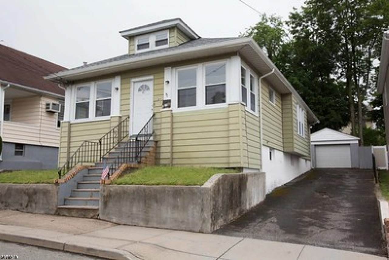 89 Grant Ave - Photo 1