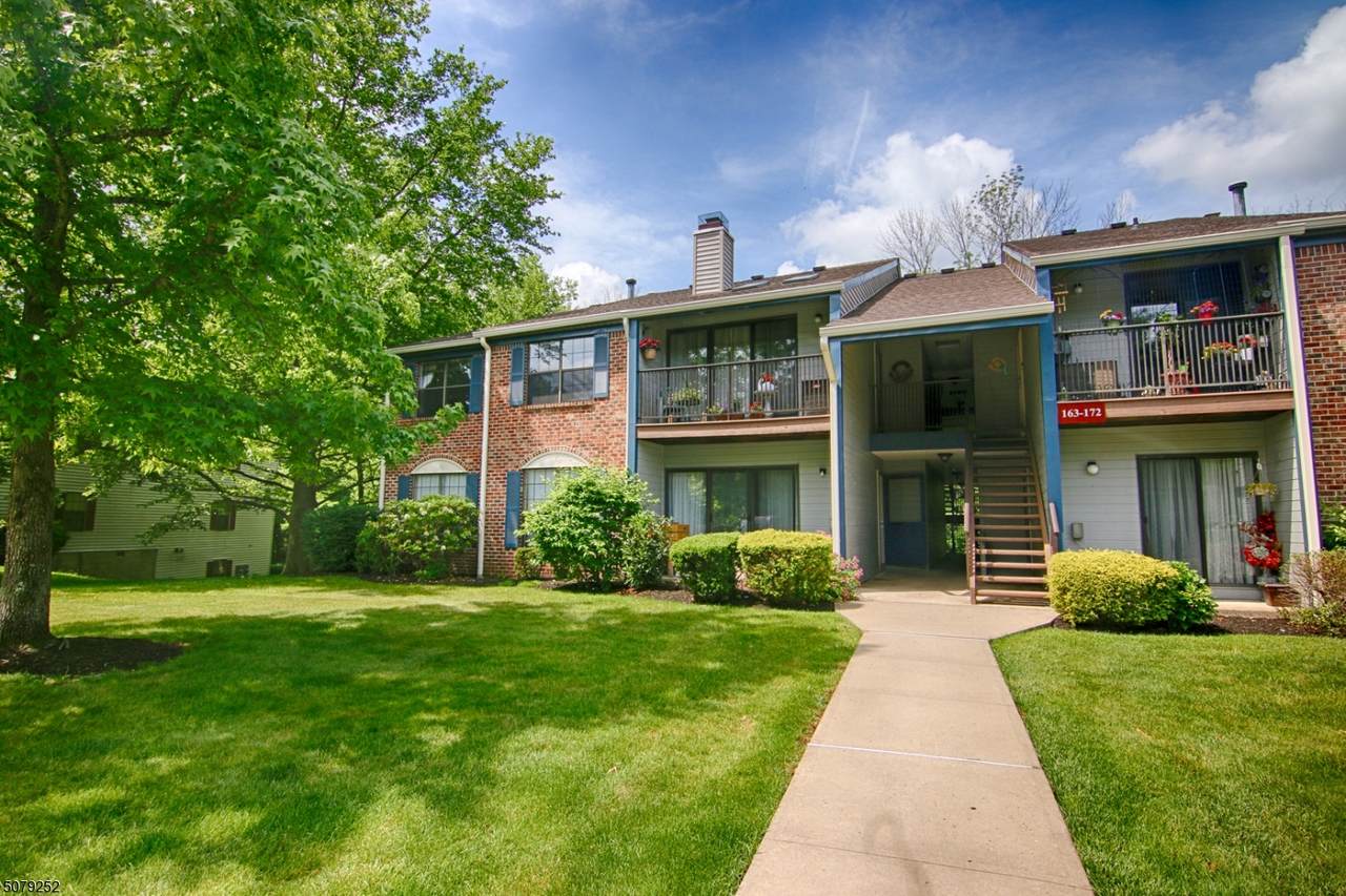 171 Irving Pl - Photo 1
