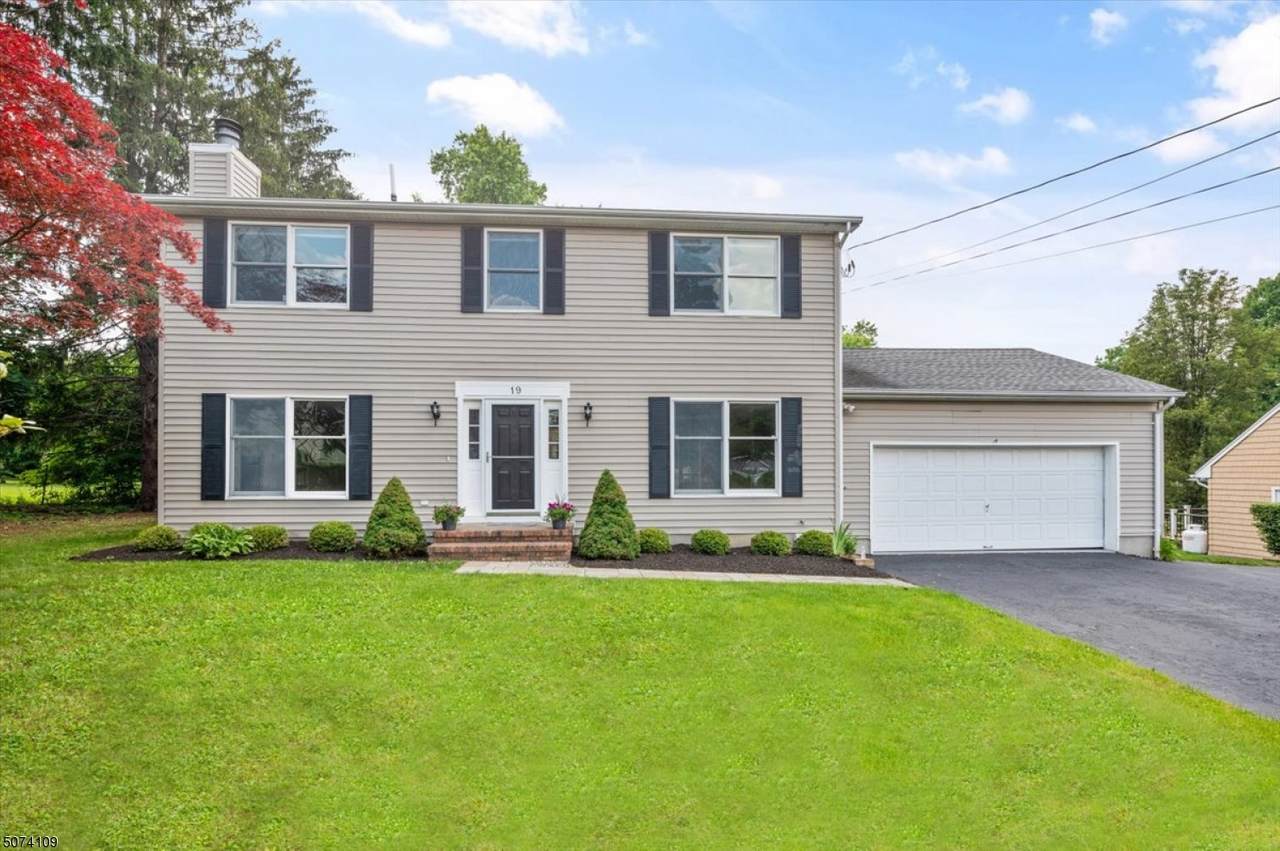 19 Hill St - Photo 1