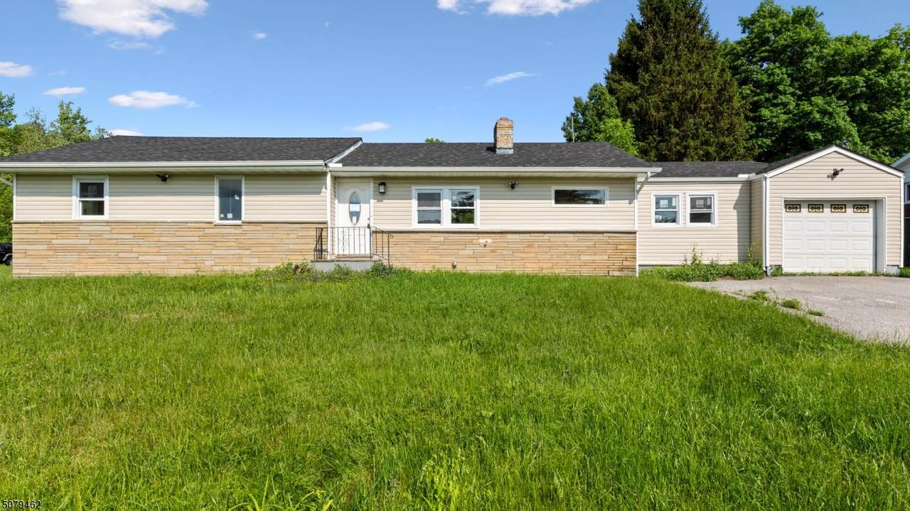 110 Barry Dr N. - Photo 1