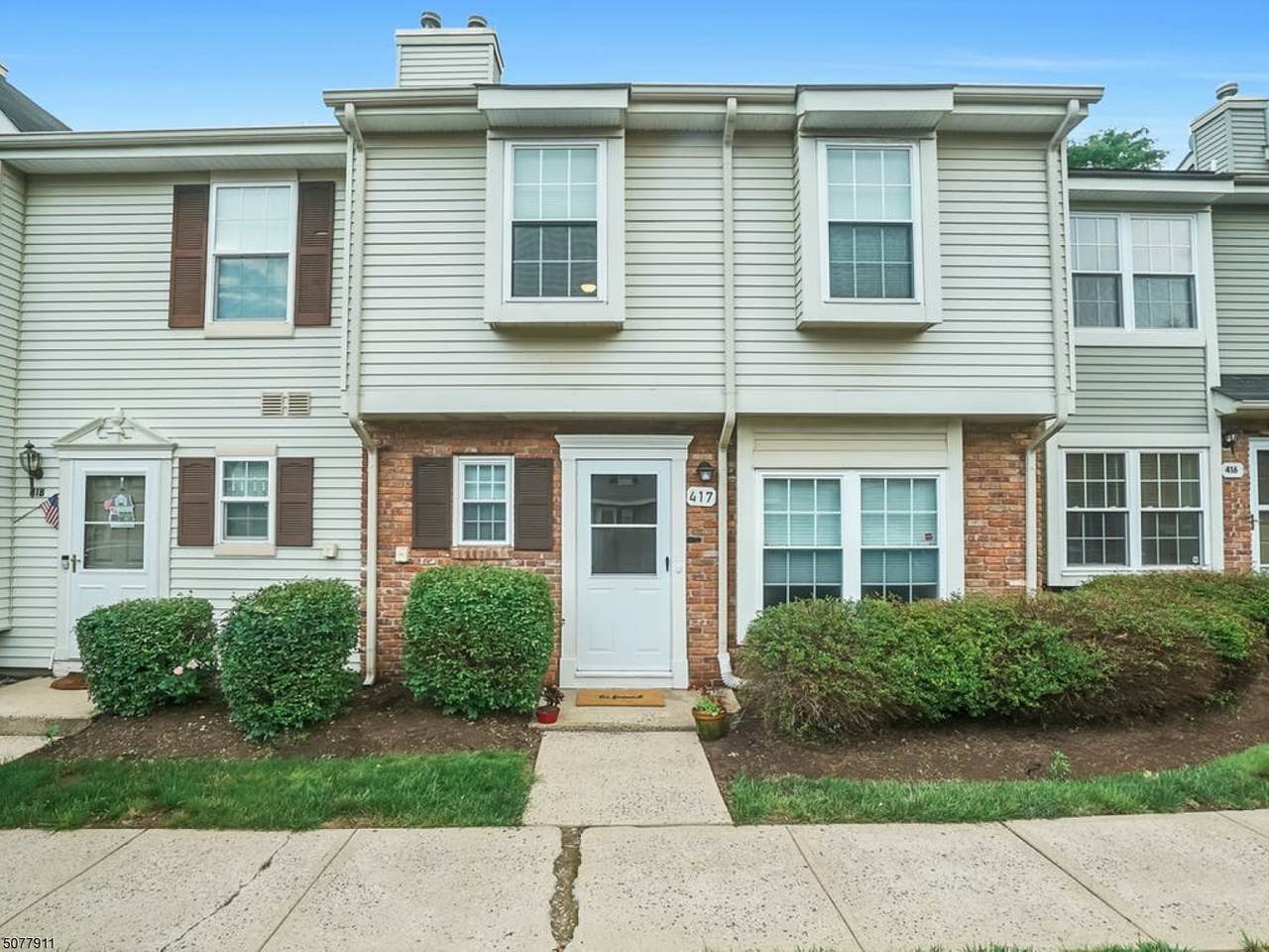417 Cheshire Ct - Photo 1